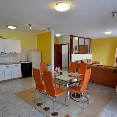 In Vrvari With Balcony, Air Conditioning, W-lan, Washing Machine 664-1 *