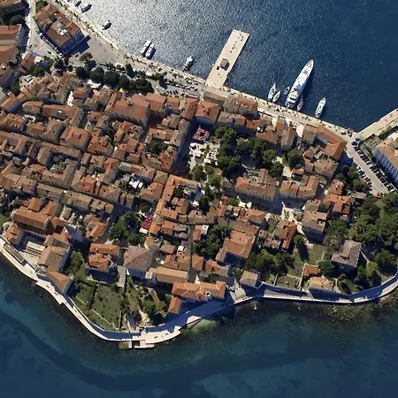 In Vrvari With Balcony, Air Conditioning, W-lan, Washing Machine 664-1 Porec